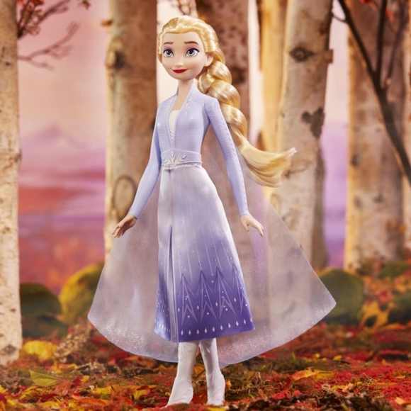 Disney Frozen II Elsa Shimmer Travel Fashion 11" Doll. Brand New in Box. - Picture 4 of 7